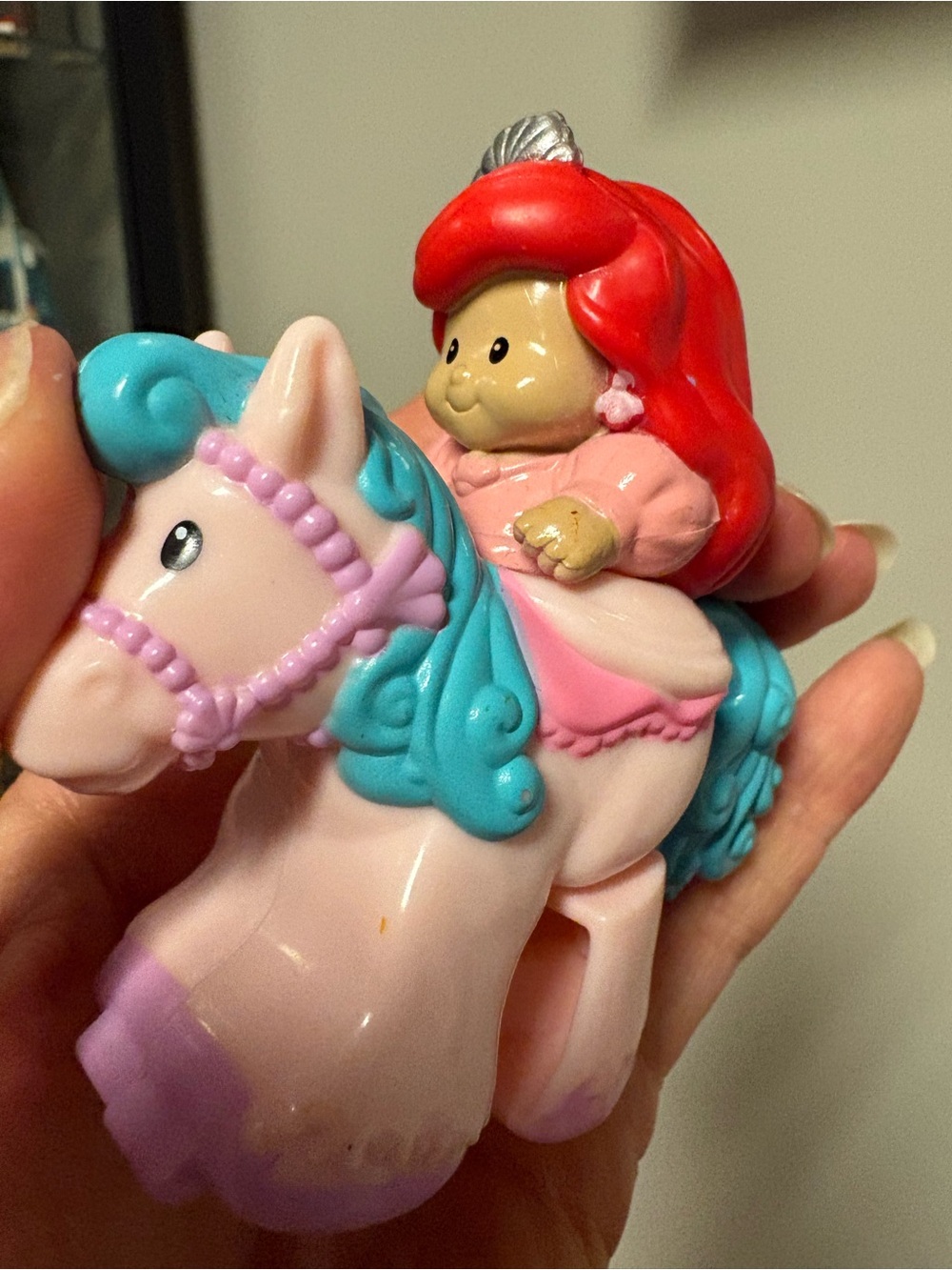 Fisher-Price Disney Ariel Klip Klop Little people with slide ramp - Picture 8 of 9